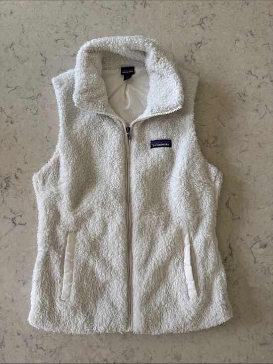 Patagonia Jackets & Blazers - Patagonia Women’s Los Gatos Beige Sherpa Vest with Zip size L
